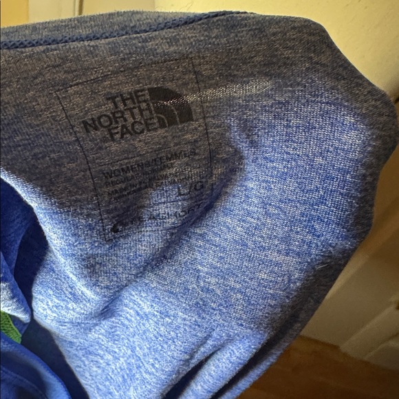 The north face women’s short sleeve blue v neck flash dry T shirt LG - Picture 6 of 6